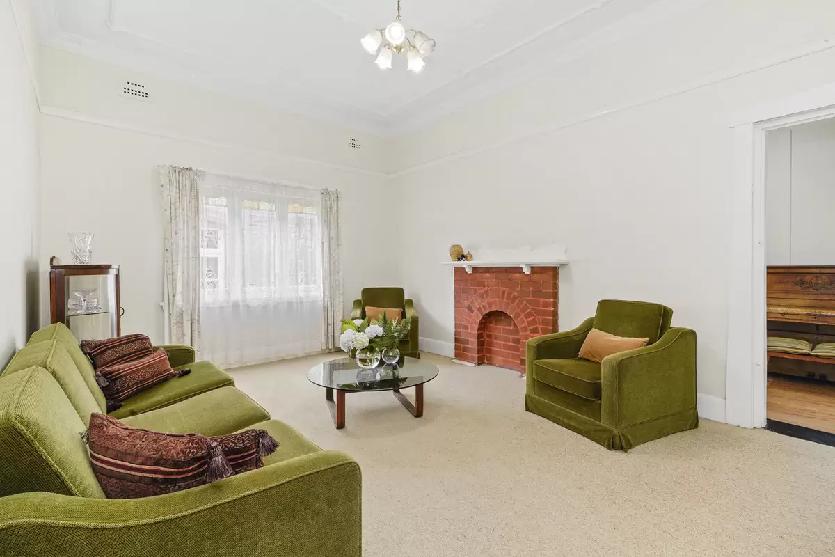 12 Forbes Street, Croydon Park Sold by Rich & Oliva - image 9