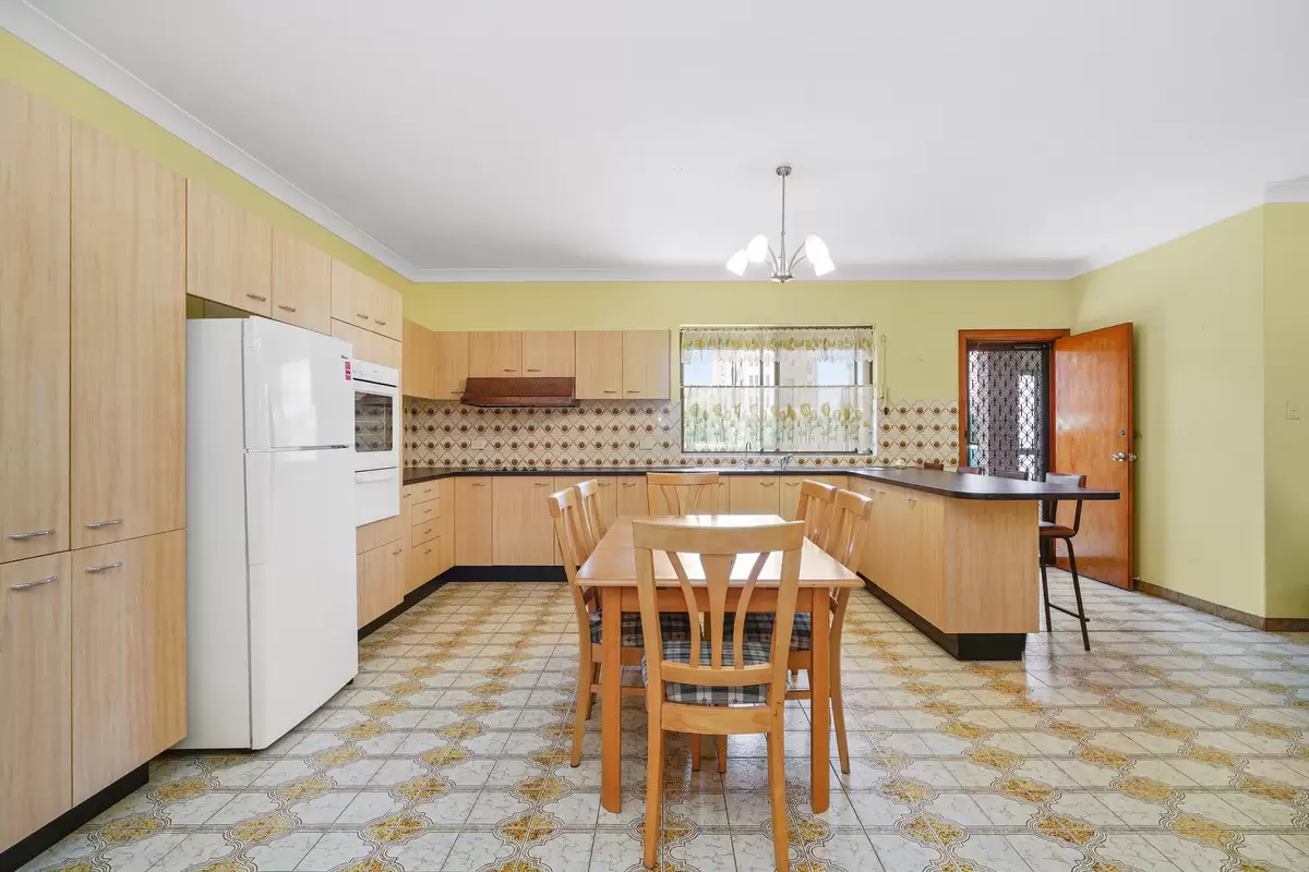 3 Church Street, Burwood Sold by Rich & Oliva - image 5