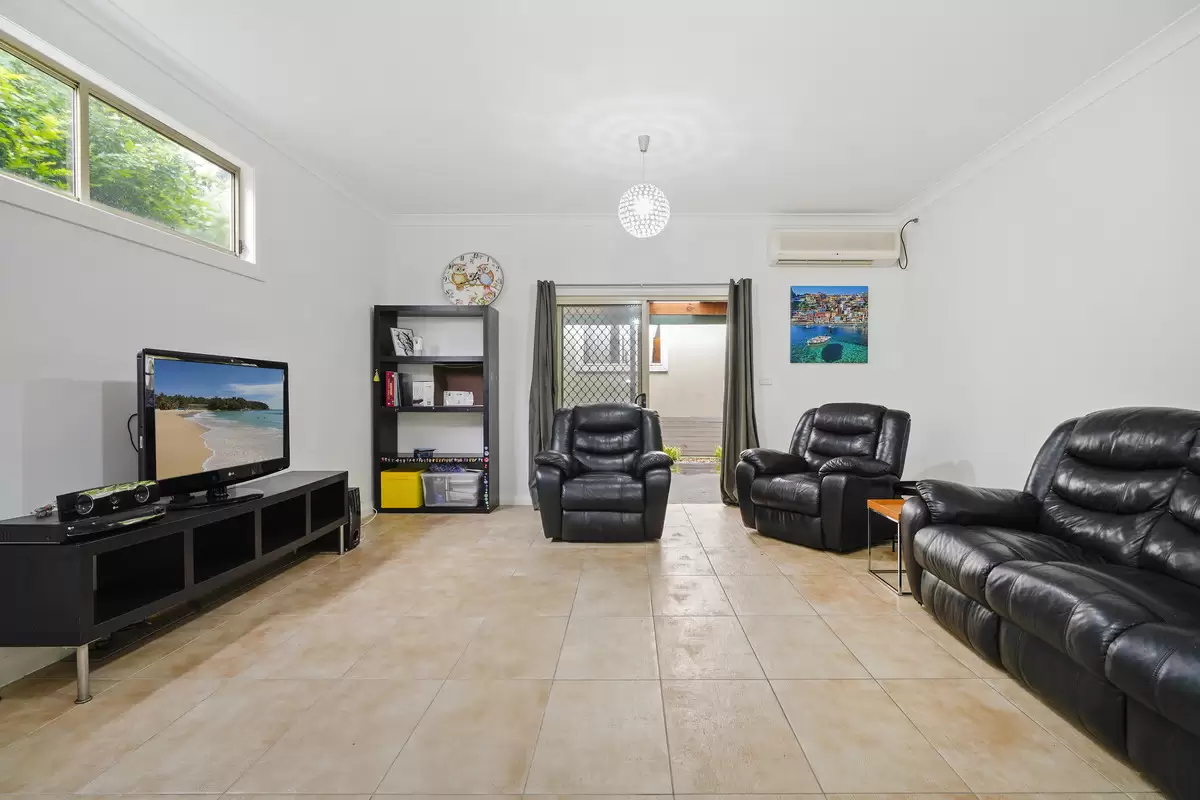 53 Greenhills Street, Croydon Sold by Rich & Oliva - image 2
