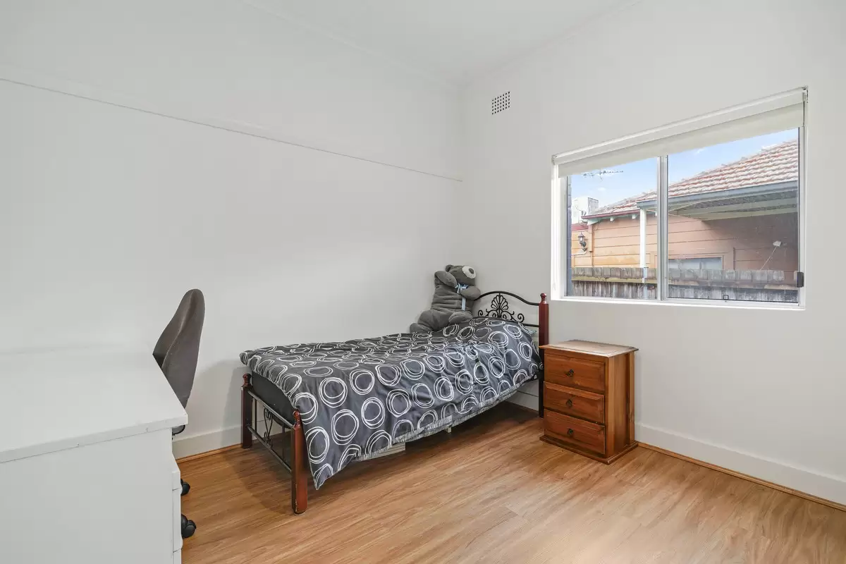 53 Greenhills Street, Croydon Sold by Rich & Oliva - image 6