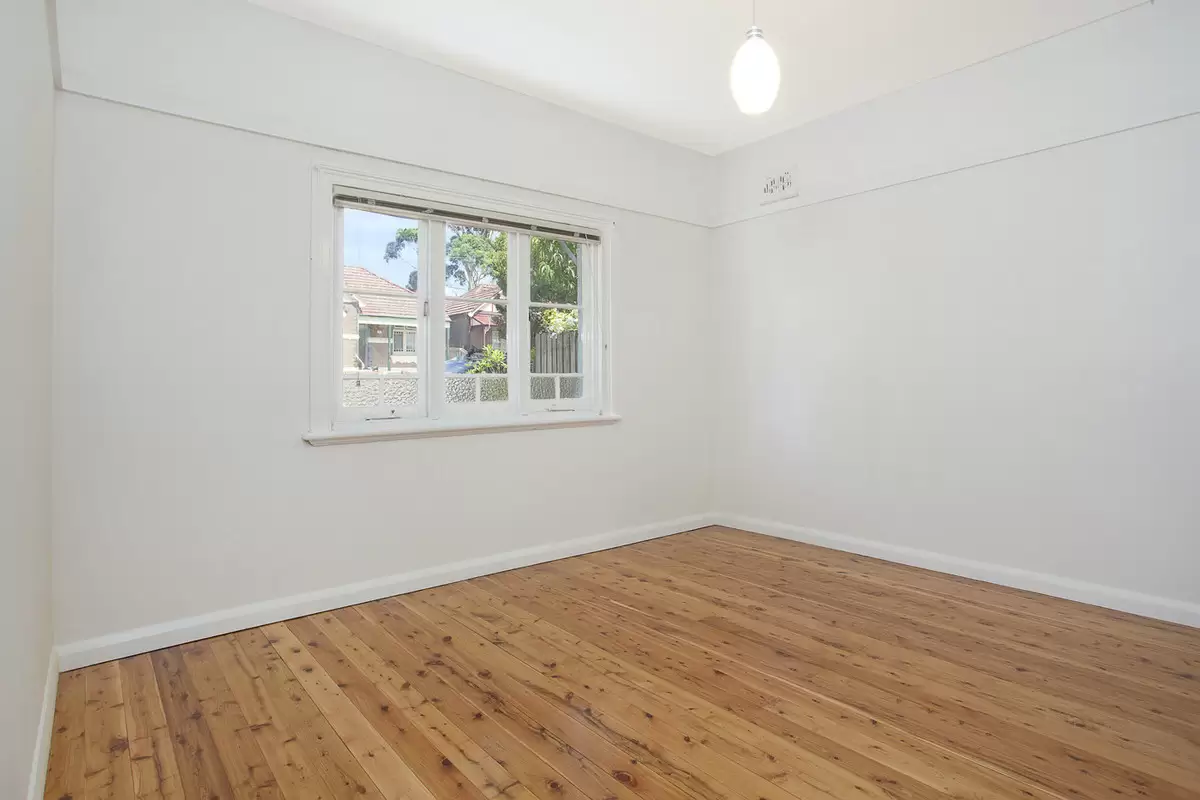 58 Holborow Street, Croydon Sold by Rich & Oliva - image 3