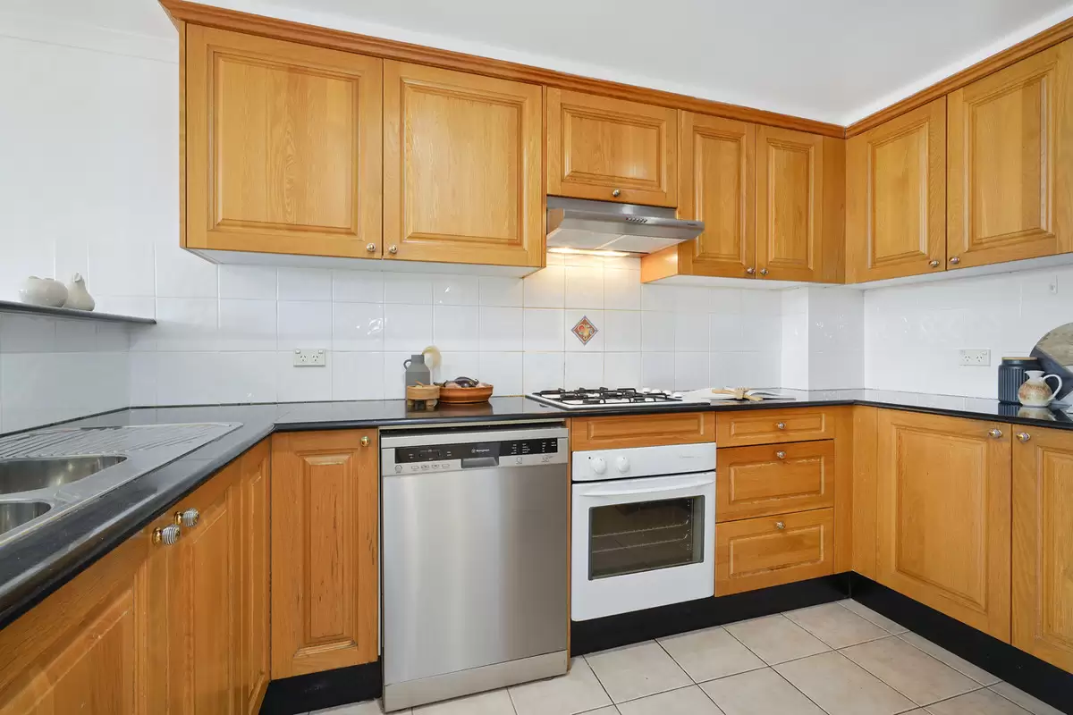 19/266-274 Burwood Road, Burwood Sold by Rich & Oliva - image 4