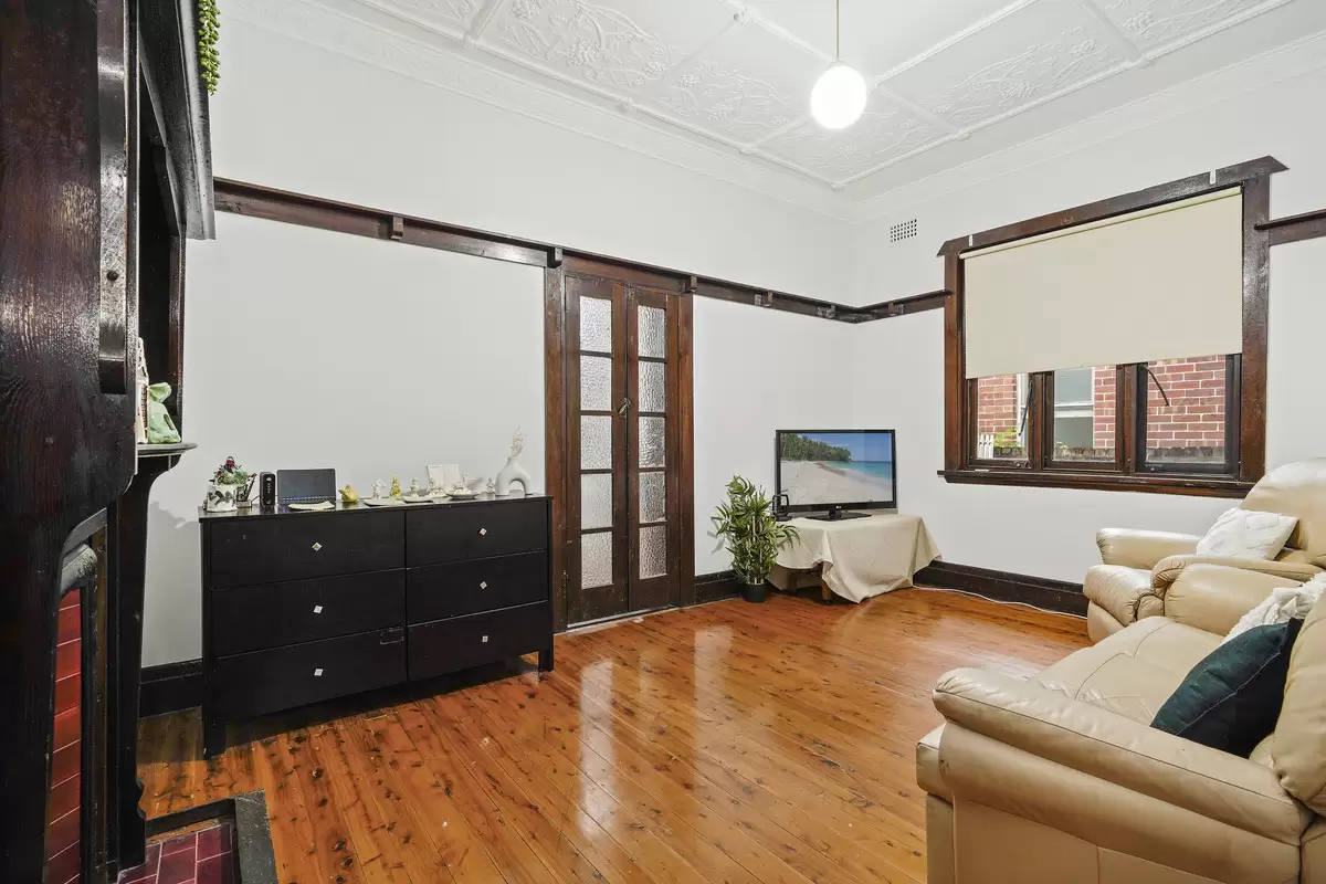 24 Bay Street, Croydon Sold by Rich & Oliva - image 3