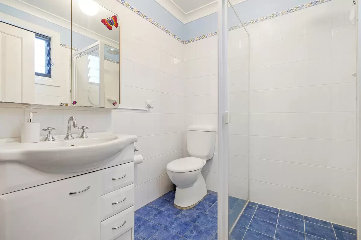 52 Heighway Avenue, Croydon Sold by Rich & Oliva - image 10