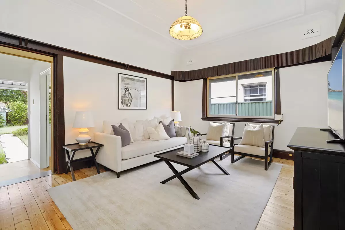 82 King Street, Ashbury Sold by Rich & Oliva - image 4