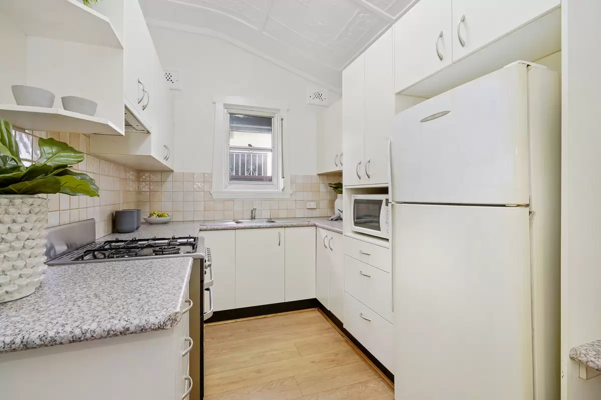 82 King Street, Ashbury Sold by Rich & Oliva - image 7