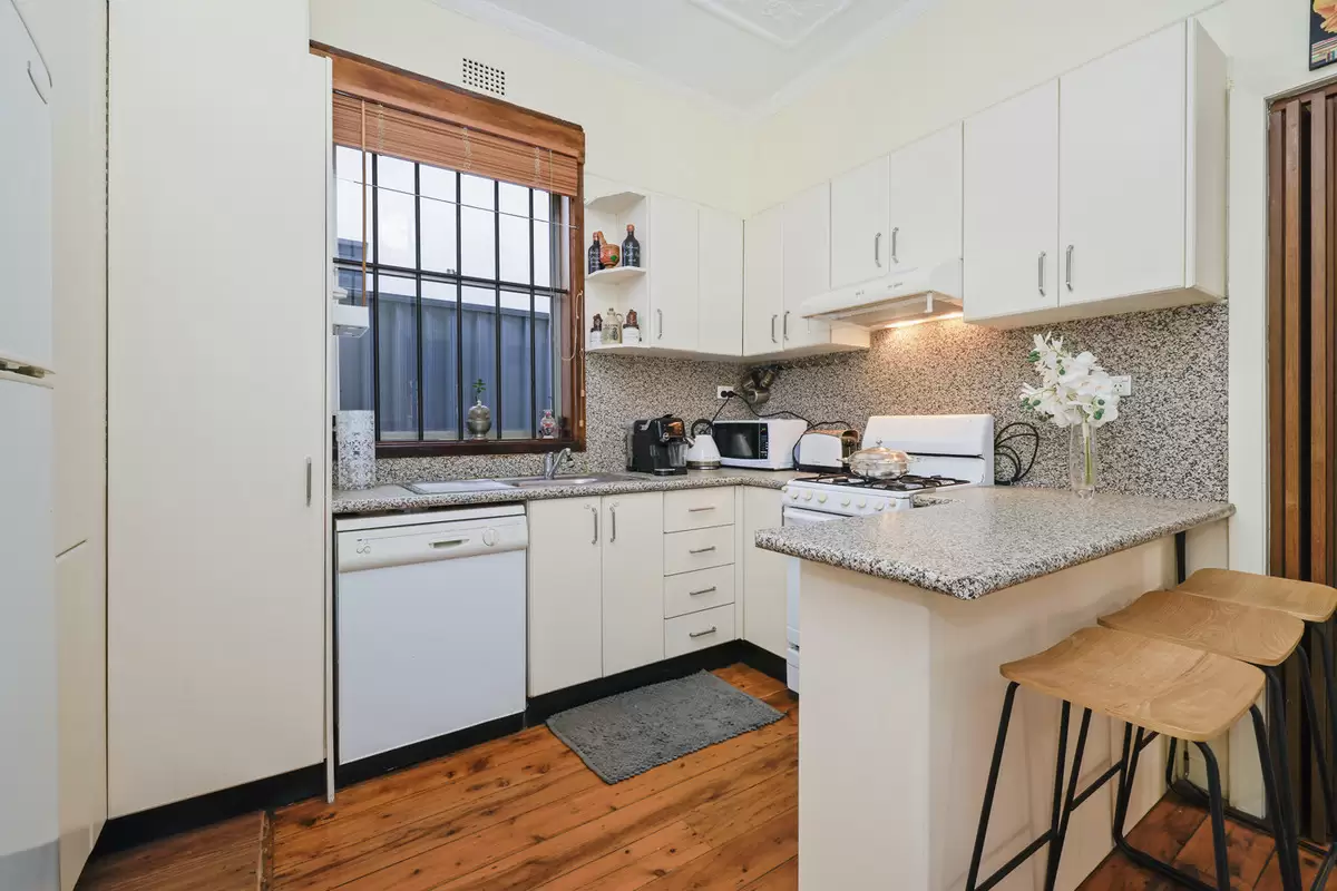 21 Windsor Avenue, Croydon Park Sold by Rich & Oliva - image 6