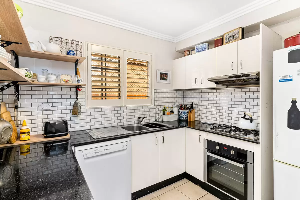 7/242 Georges River Rd - Entry Via Hampton Street, Croydon Park Sold by Rich & Oliva - image 3