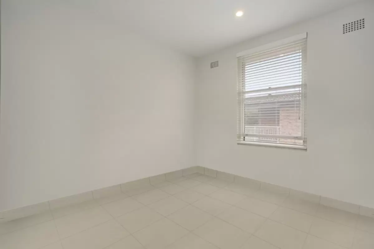 9/8 Fifth Avenue, Campsie Sold by Rich & Oliva - image 2
