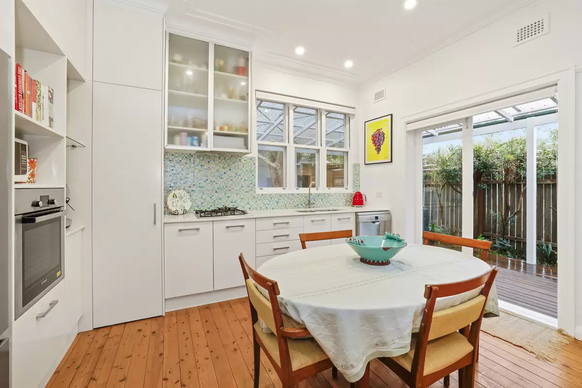 25 Holborow Street, Croydon Sold by Rich & Oliva - image 8