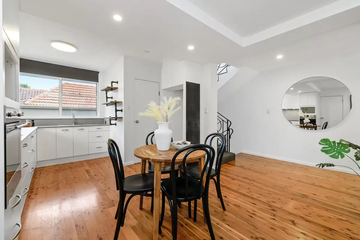1/34 Croydon Street, Petersham Sold by Rich & Oliva - image 3