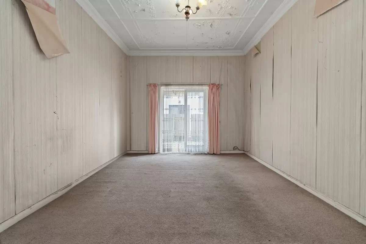 31 Dunmore Street, Croydon Park Sold by Rich & Oliva - image 4