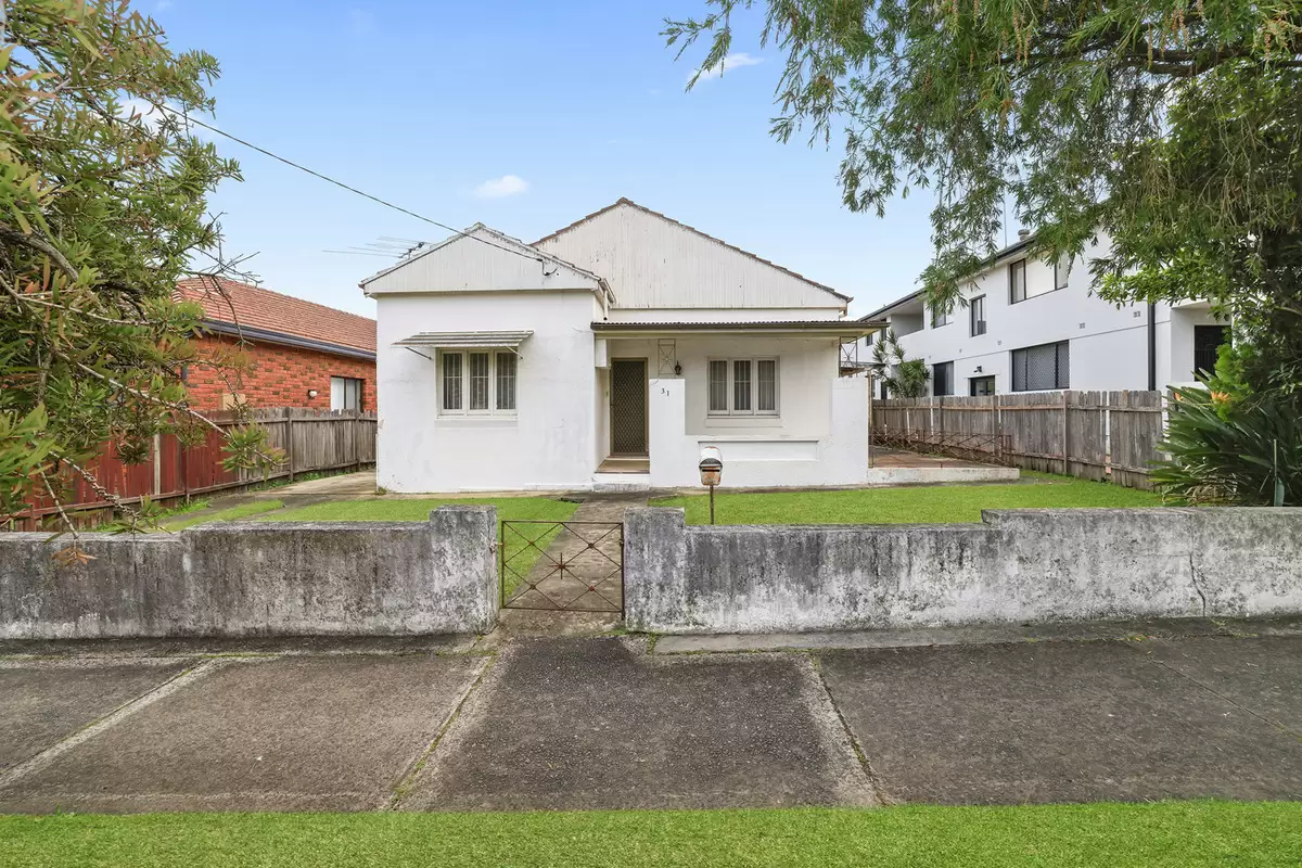 31 Dunmore Street, Croydon Park Sold by Rich & Oliva - image 2