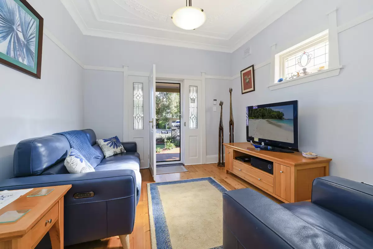90 Hay Street, Ashbury Sold by Rich & Oliva - image 2