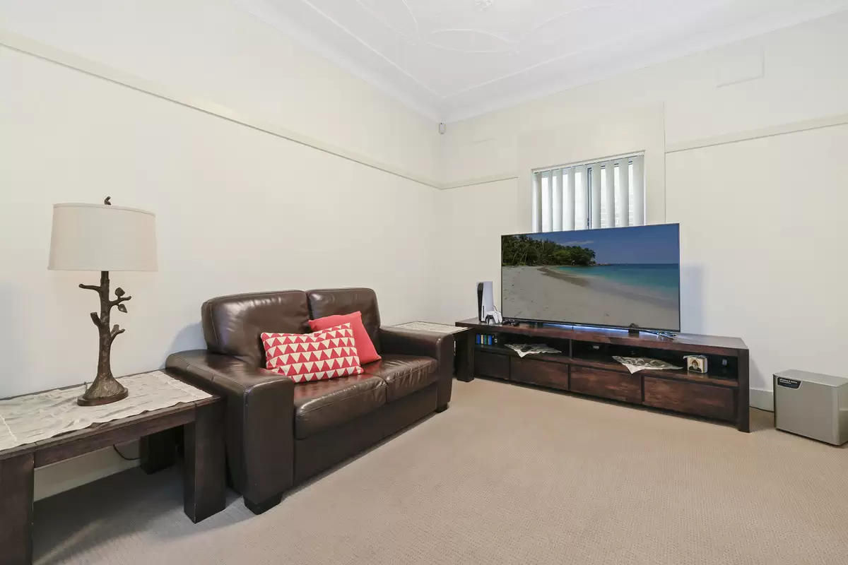 7 Kelvin Street, Ashbury Sold by Rich & Oliva - image 6