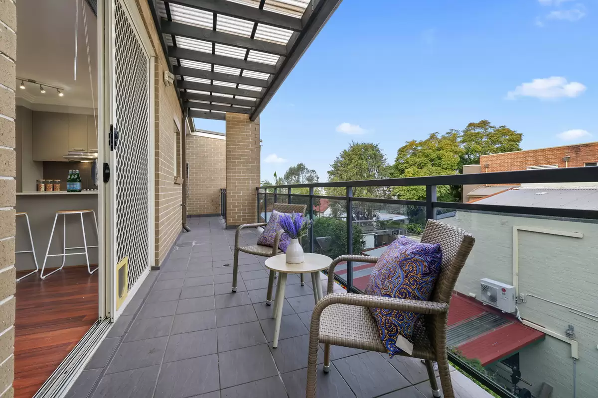 17/10-12 Grantham Street, Burwood Sold by Rich & Oliva - image 9