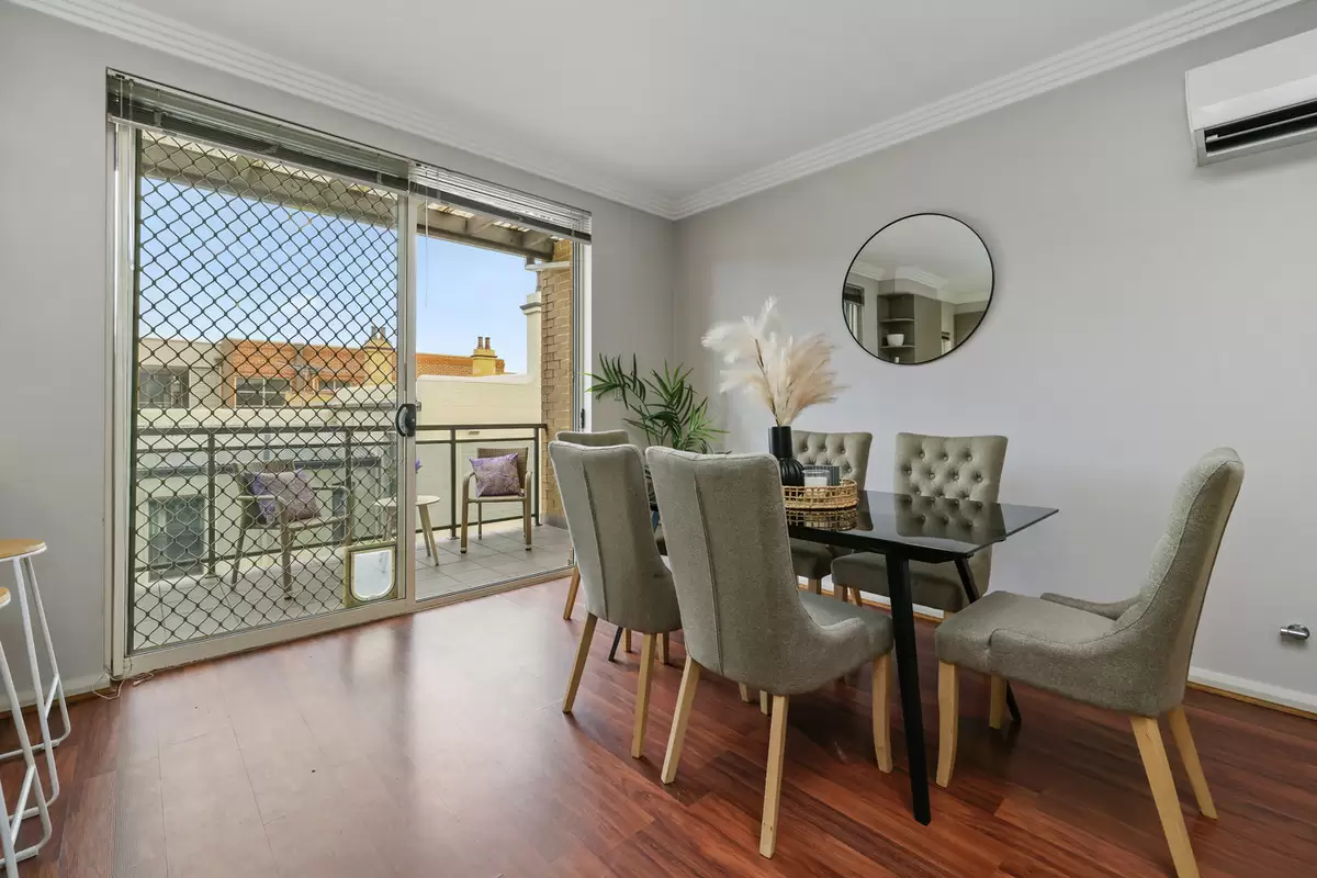 17/10-12 Grantham Street, Burwood Sold by Rich & Oliva - image 4