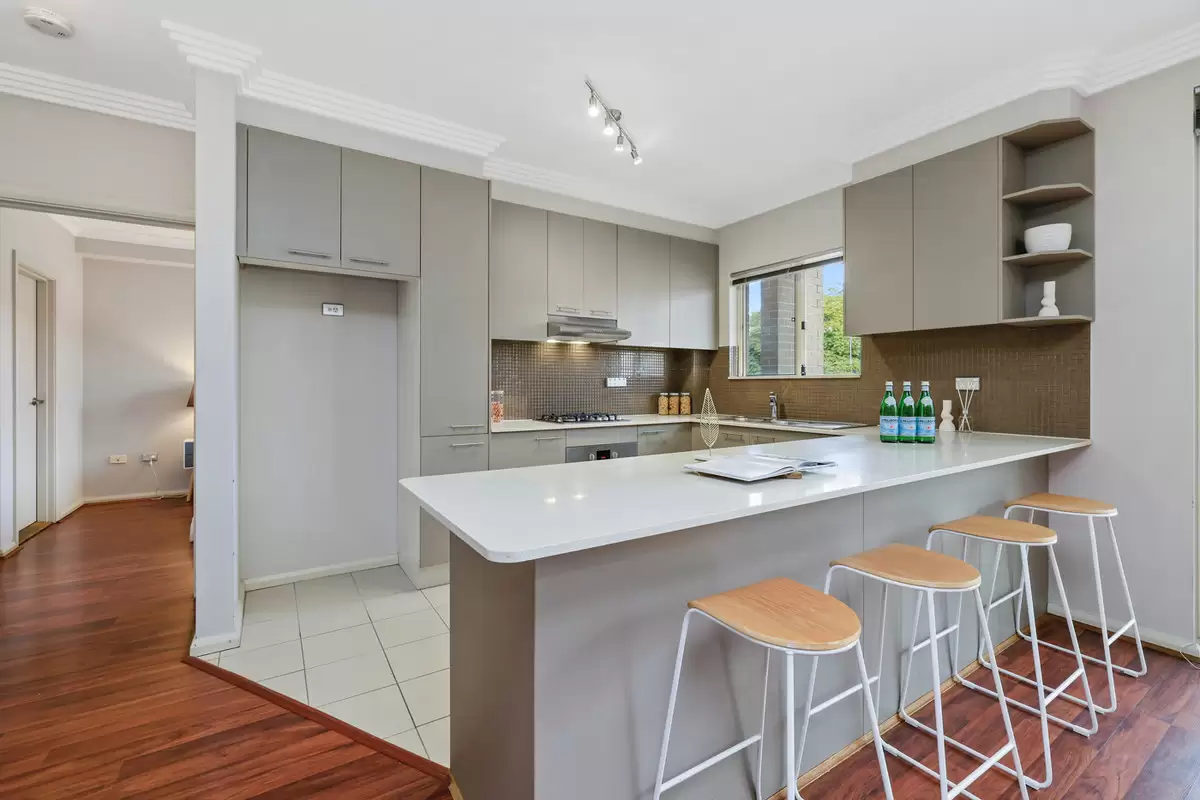 17/10-12 Grantham Street, Burwood Sold by Rich & Oliva - image 3