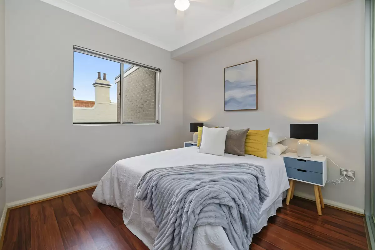 17/10-12 Grantham Street, Burwood Sold by Rich & Oliva - image 5