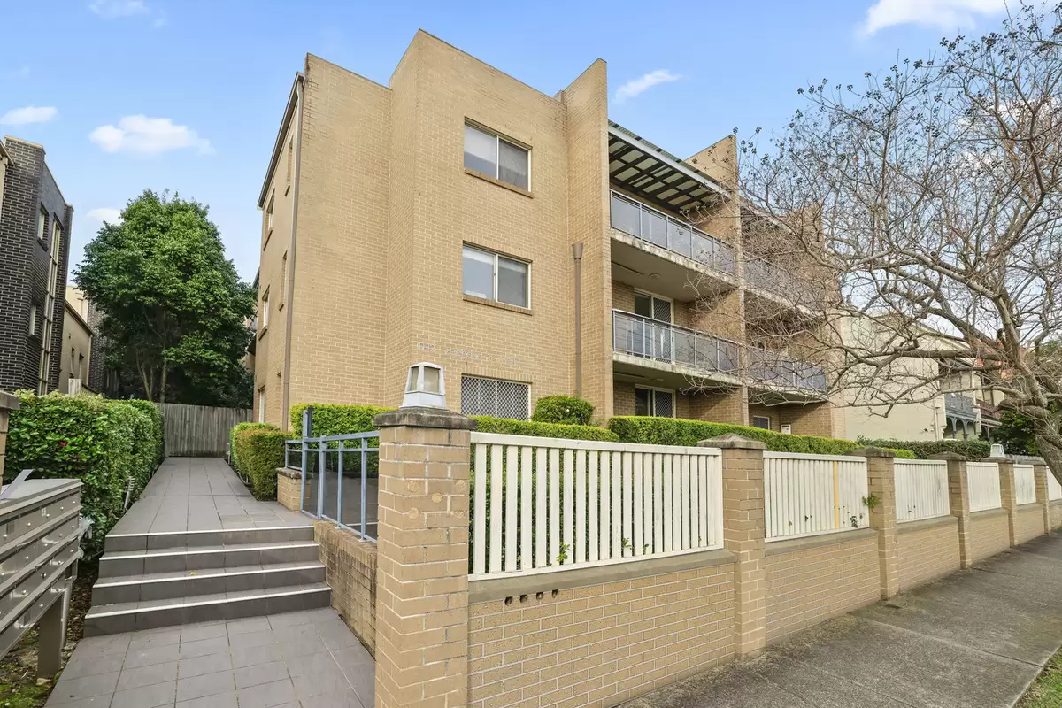 17/10-12 Grantham Street, Burwood Sold by Rich & Oliva - image 10