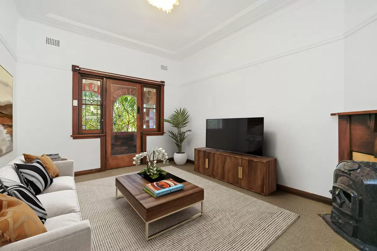 27 Lucy Street, Ashfield Sold by Rich & Oliva - image 5