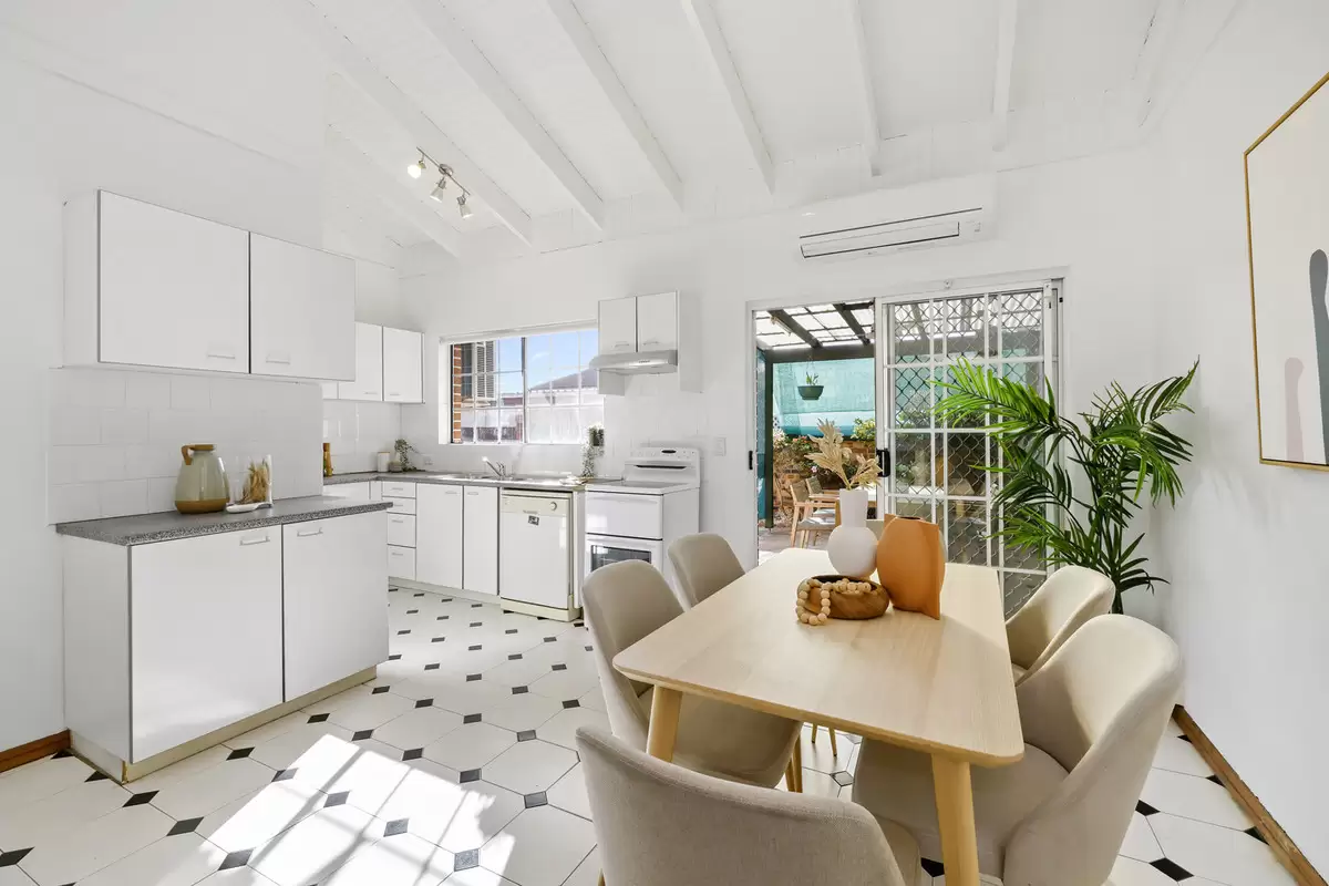 2/76 Lincoln Street, Belfield Sold by Rich & Oliva - image 4