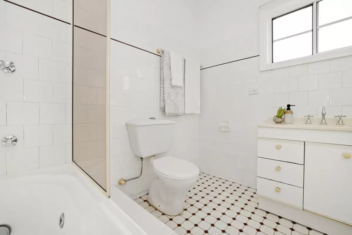 2/76 Lincoln Street, Belfield Sold by Rich & Oliva - image 6