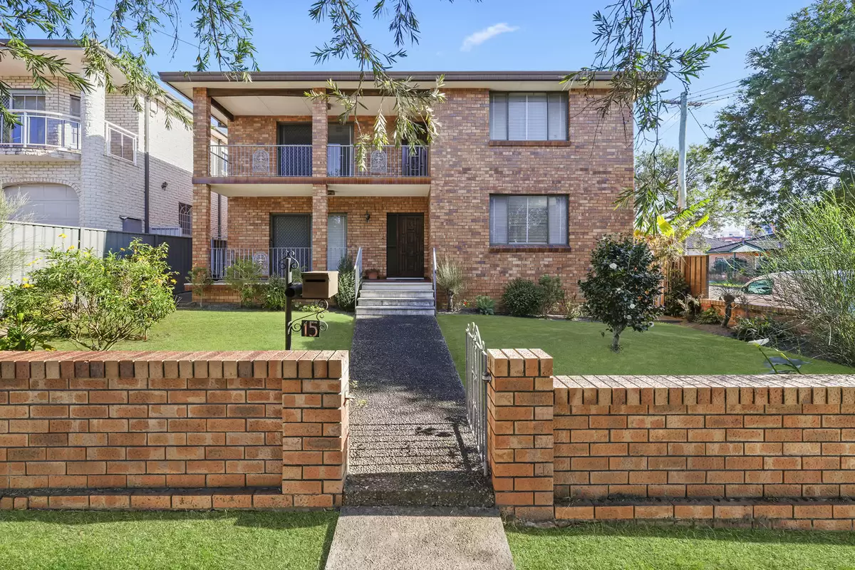 15 Fore Street, Canterbury Sold by Rich & Oliva - image 1