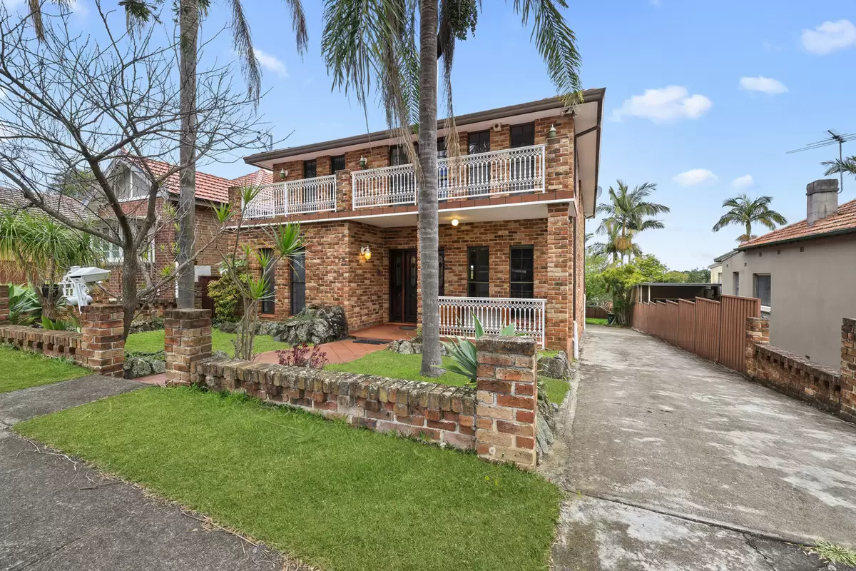 22 Melville Street, Ashbury Sold by Rich & Oliva - image 2