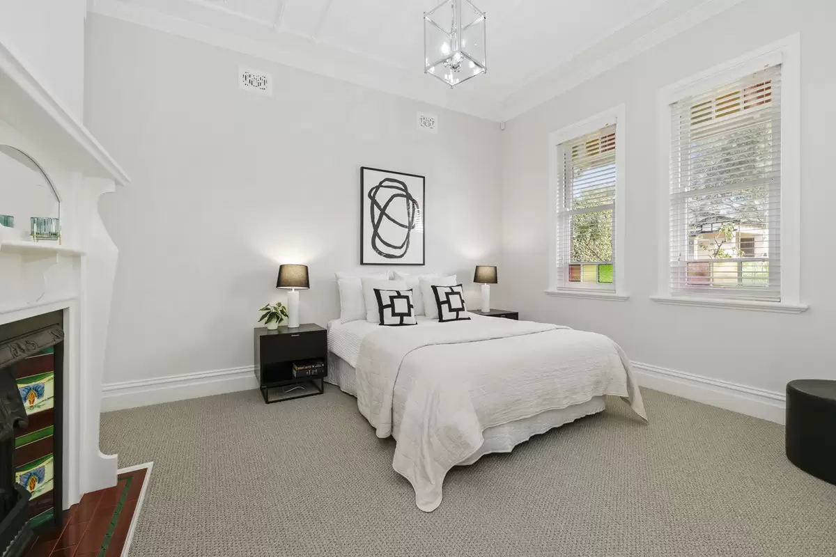 28 Howard Street, Canterbury Sold by Rich & Oliva - image 3