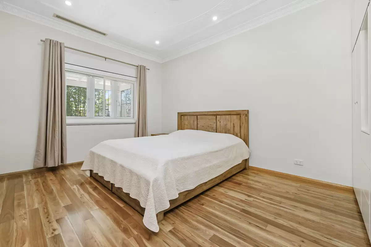 50 Liverpool Road, Croydon Sold by Rich & Oliva - image 4