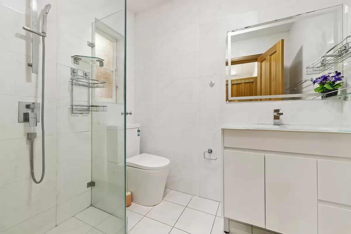 50 Liverpool Road, Croydon Sold by Rich & Oliva - image 5