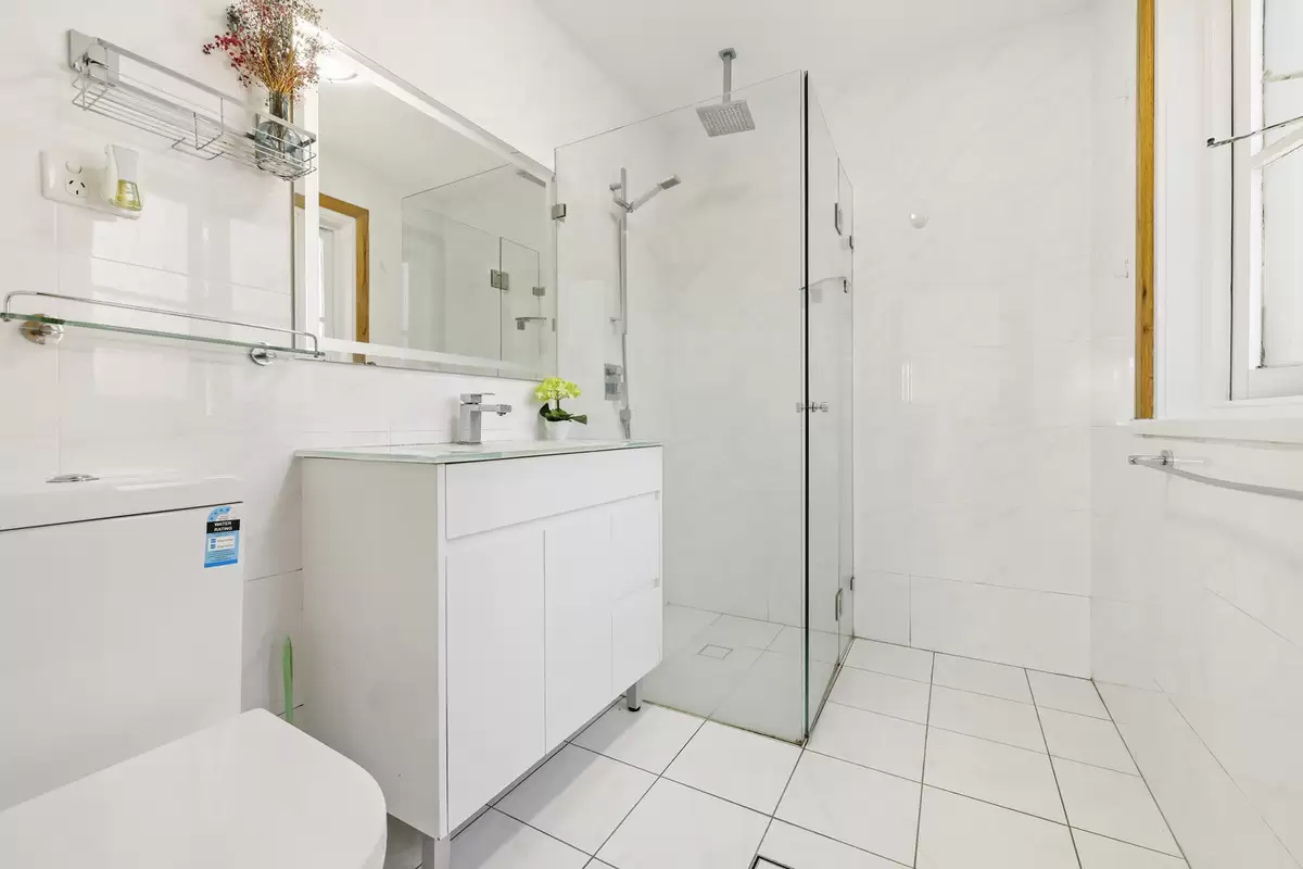 50 Liverpool Road, Croydon Sold by Rich & Oliva - image 3