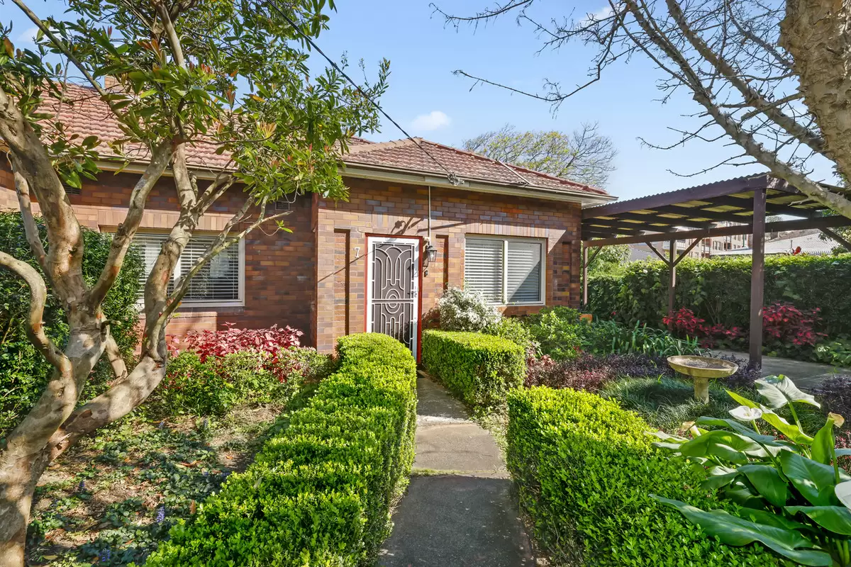 7 Allison Parade, Croydon Sold by Rich & Oliva - image 11
