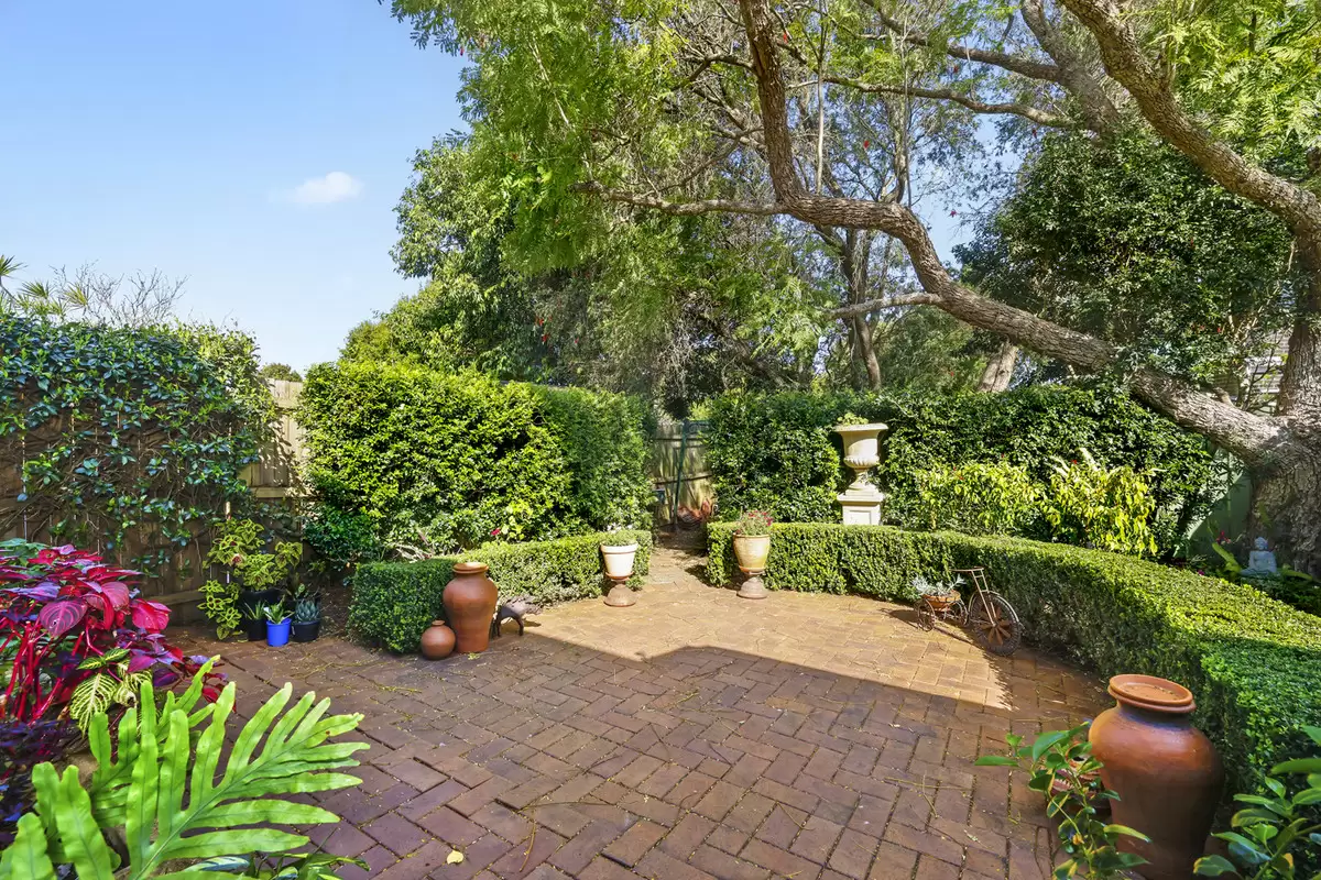 7 Allison Parade, Croydon Sold by Rich & Oliva - image 10