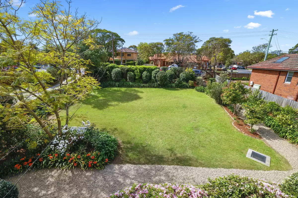 217 Burwood Road, Burwood Sold by Rich & Oliva - image 4