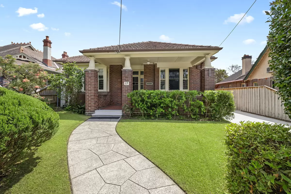 17 Malvern Avenue, Croydon Sold by Rich & Oliva - image 1