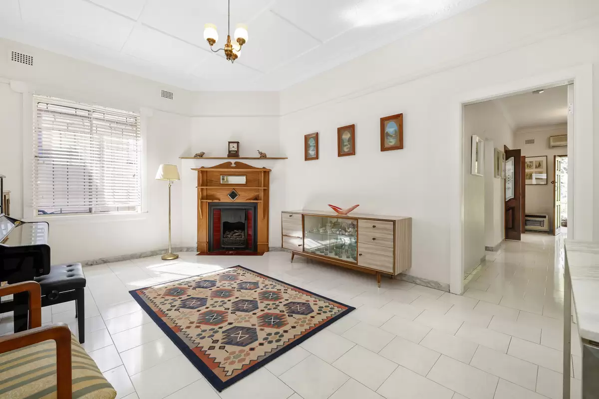 30 Hampton Street, Croydon Park Sold by Rich & Oliva - image 8