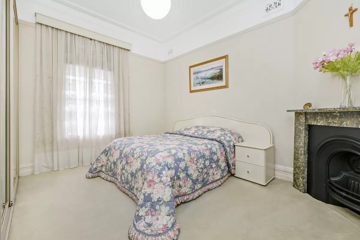 4 Gibbs Street, Croydon Sold by Rich & Oliva - image 2