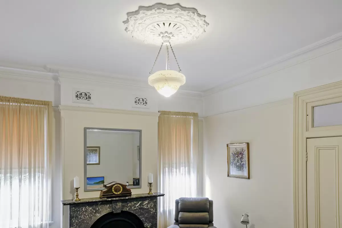 4 Gibbs Street, Croydon Sold by Rich & Oliva - image 6