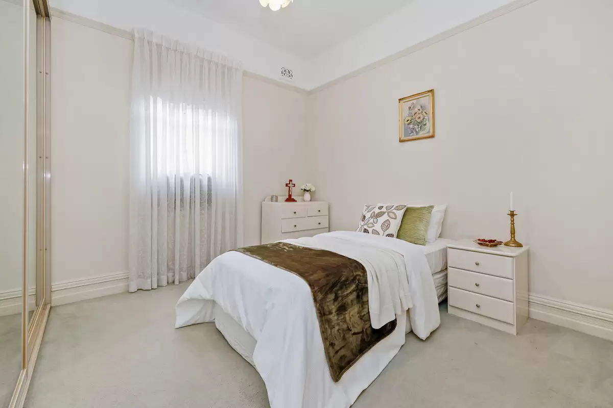 4 Gibbs Street, Croydon Sold by Rich & Oliva - image 4