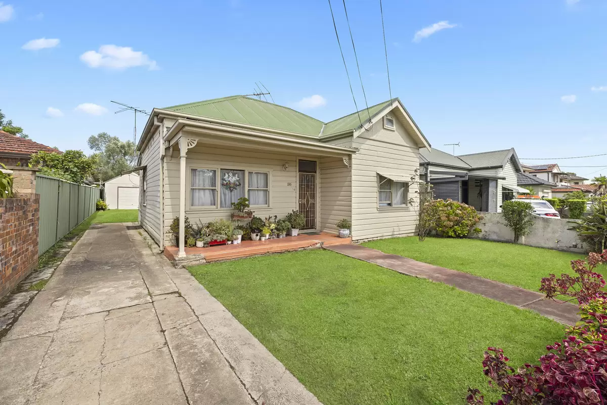 186 Coronation Parade, Croydon Park Sold by Rich & Oliva - image 2